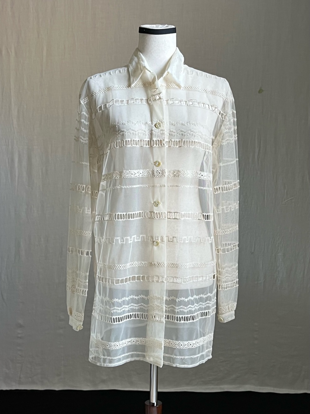 90s Vintage! The Limited - Sheer Embroidered + Eyelet Button-Down MTunic - Small